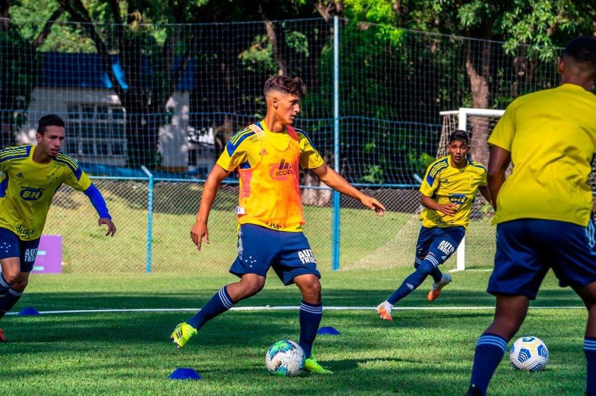 #12 Allan Rodrigues, meia, 16 anos - 1,3 milho de euros