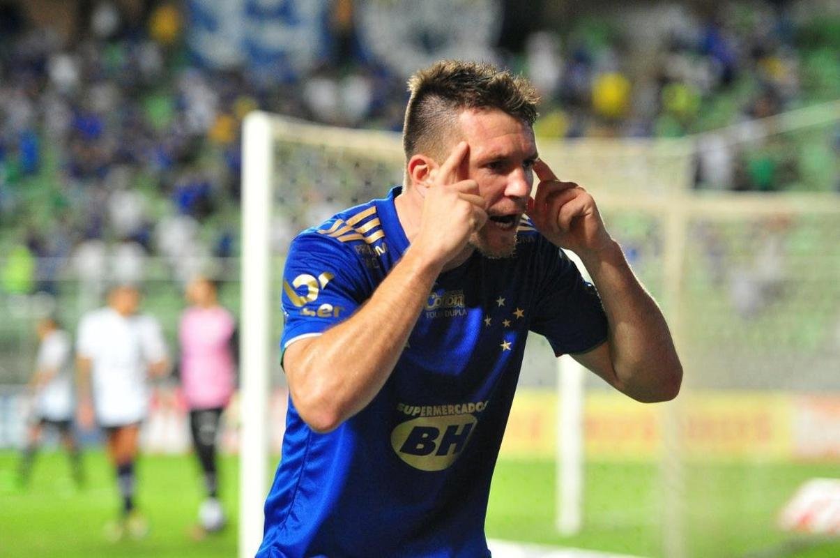 Fotos do jogo entre Cruzeiro e Remo, no Independncia, em BH, pela 32 rodada da Srie B do Brasileiro