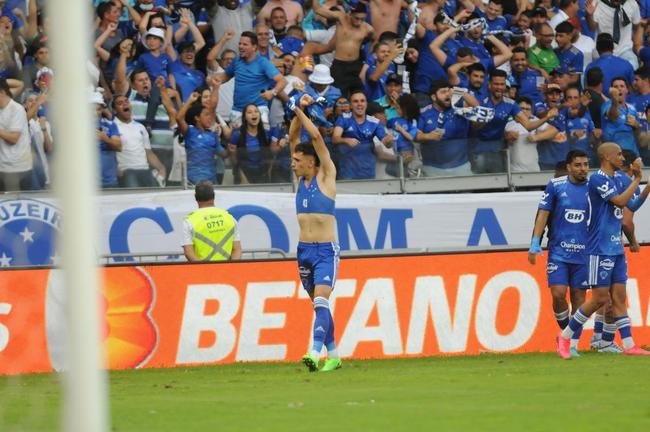 Fotos da partida entre Cruzeiro e Bahia, no Mineiro, pela 20 rodada da Srie B do Brasileiro