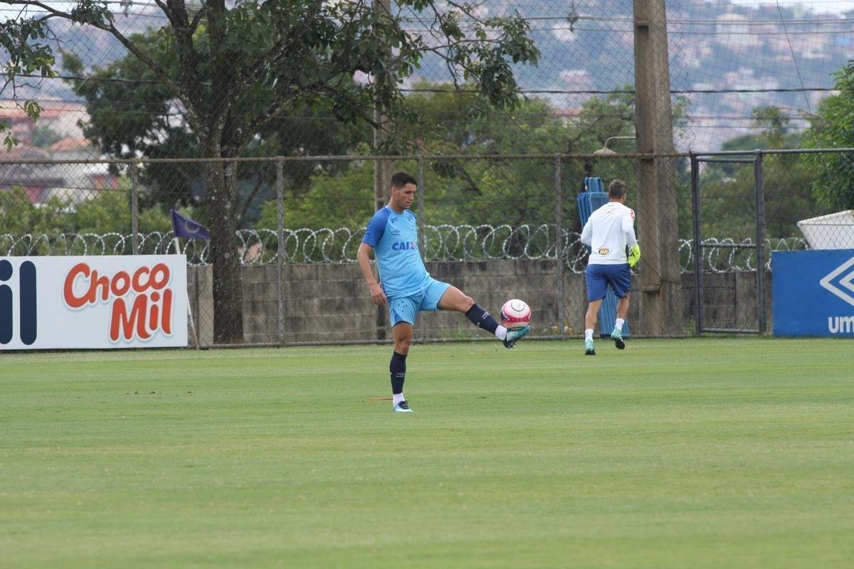 Imagens do treino do Cruzeiro nesta segunda-feira, 19 de fevereiro, na Toca da Raposa II