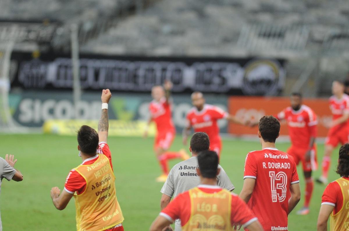 Jogo entre Atltico e Internacional, no Mineiro, terminou empatado por 2 a 2