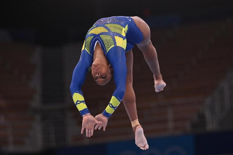 Fotos da apresentação da brasileira Rebeca Andrade na ginástica artística dos Jogos Olímpicos de Tóquio