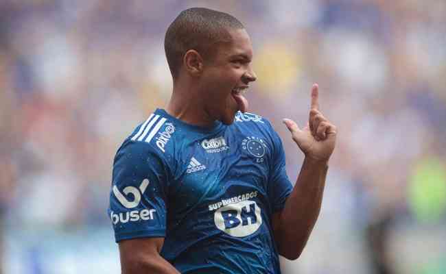 Vitor Roque fez o segundo gol da vitória do Cruzeiro sobre o Athletic