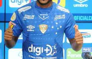 Fotos da apresentao do atacante Ezequiel no Cruzeiro