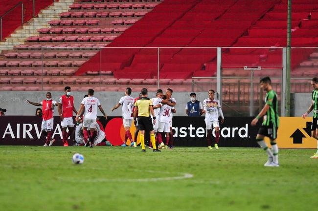 Amrica tomou a virada do Tolima nos acrscimos e ficou em situao complicada no Grupo D da Copa Libertadores