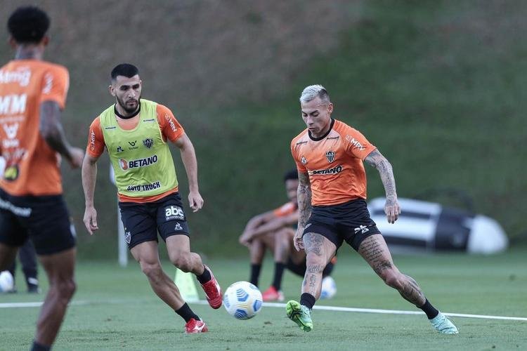 Fotos do primeiro treino de Diego Costa pelo Atlético