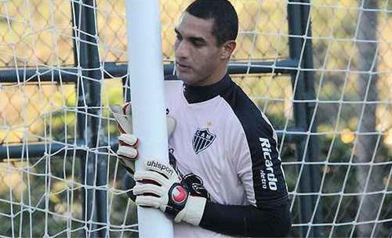 F�bio Costa - 2010 a 2011: foi o goleiro de confian�a de Vanderlei Luxemburgo na meta alvinegra em 2010. Demonstrou irregularidade em suas atua��es no per�odo em que ficou na Cidade do Galo. Disputou 20 jogos com a camisa alvinegra e sofreu 28 gols.
