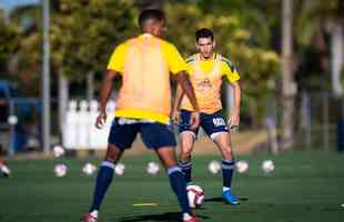 Fotos do treino do Cruzeiro na tarde desta quinta-feira (19/8), na Toca da Raposa II, em Belo Horizonte. Time fechou a preparao para enfrentar o Confiana, s 21h30 desta sexta-feira, no Mineiro