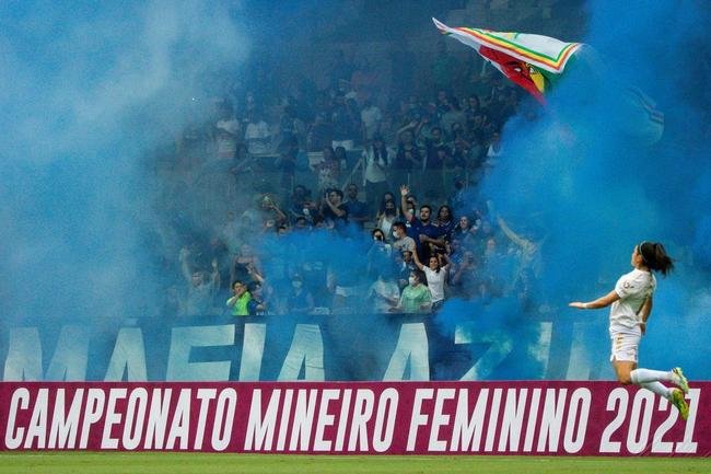 Cruzeiro e Atltico disputaram o ttulo na manh deste domingo no Mineiro 