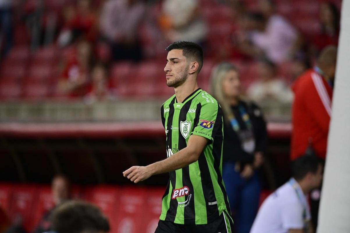 Fotos do duelo entre Internacional e Amrica, no Beira-Rio, em Porto Alegre, pela 16 rodada da Srie A do Campeonato Brasileiro.