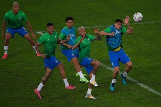 Brasil e Colmbia se enfrentaram no Estdio Nilton Santos, pelo Grupo B da Copa Amrica 