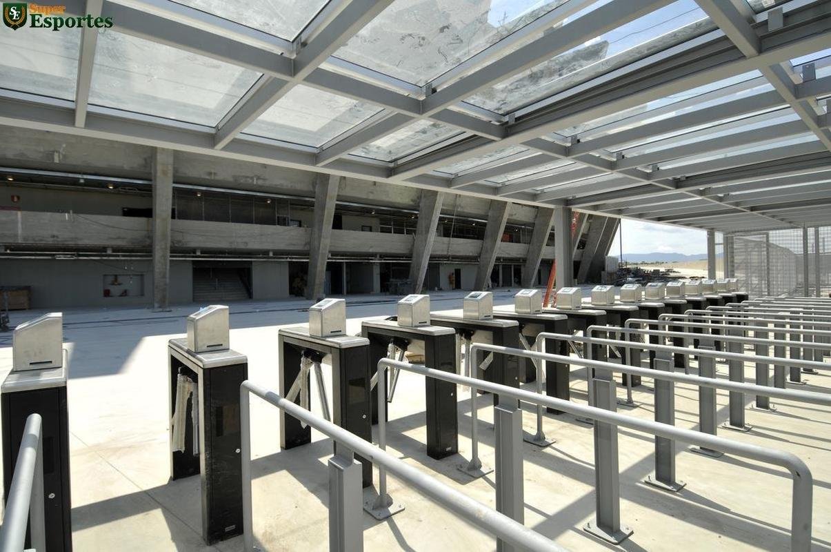 06/12/2012 - Novas entradas do estdio. Reforma entra na parte dos detalhes, do acabamento final.