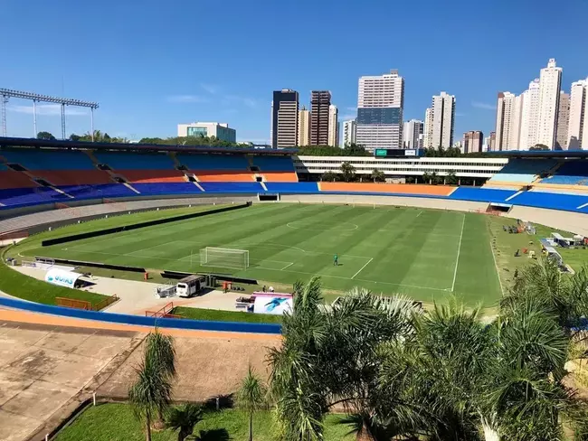 Serra Dourada - um jogo e um empate (derrota por expulses em polmico jogo contra o Flamengo em 1981)