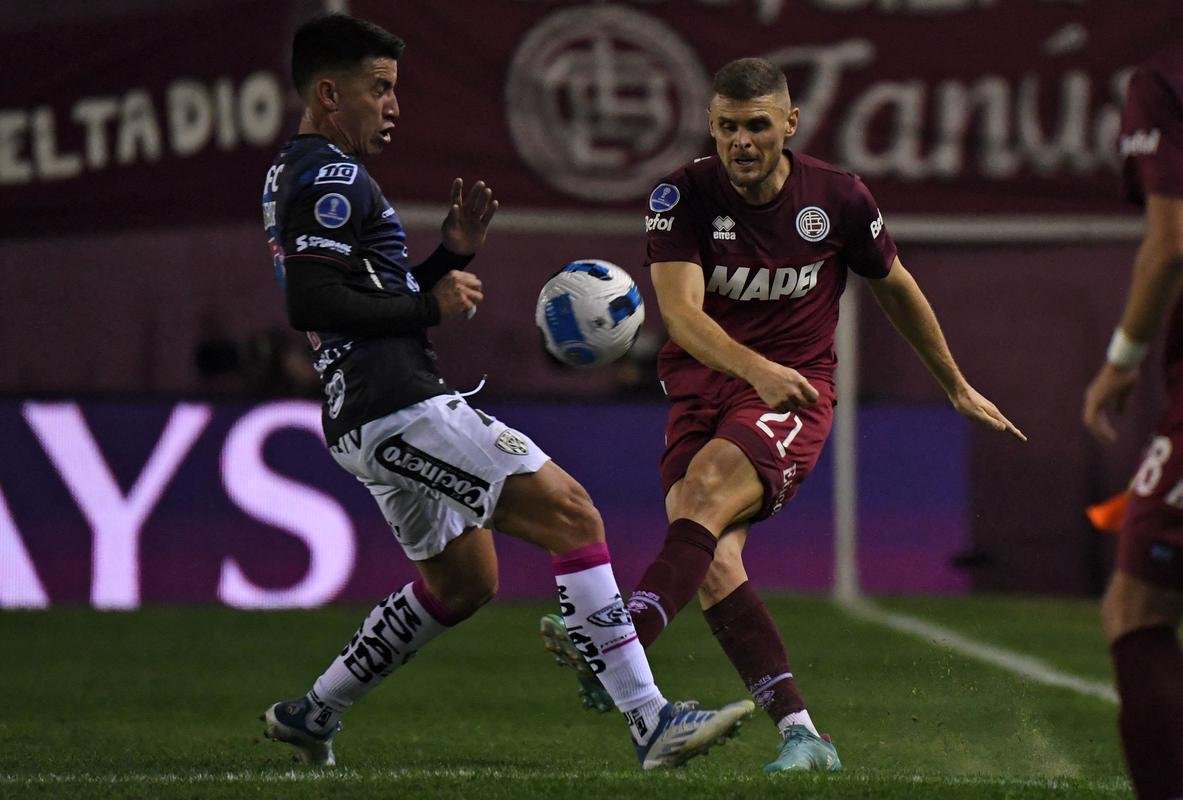 Pasquini tem no currculo trofus de Copa Sul-Americana e Campeonato Argentino, ambos conquistados com a camisa do Lans, em 2013 e 2016, respectivamente. Sua ltima partida oficial foi em outubro de 2022.