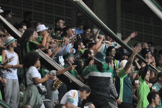 Fotos da vitória do América sobre o Botafogo, por 3 a 0, no Independência, em Belo Horizonte, pelas oitavas de final da Copa do Brasil. Wellington Paulista, Danilo Avelar e Alê marcaram os gols da vitória do Coelho no Horto