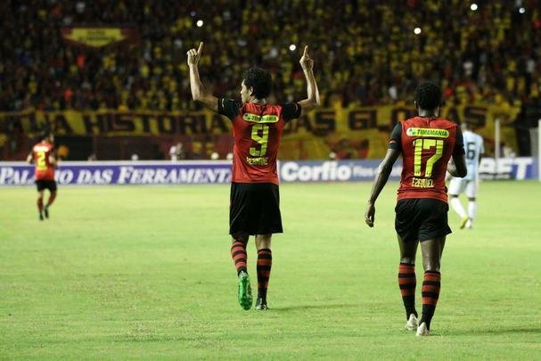 Contra o Londrina, veio o hat-trick. Três gols em uma única partida