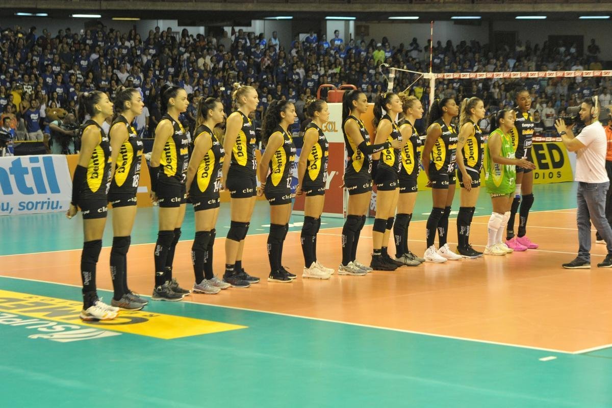 Minas x Praia: veja fotos da primeira partida da final