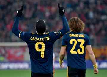 Francês Alexandre Lacazette marcou o gol da vitória 