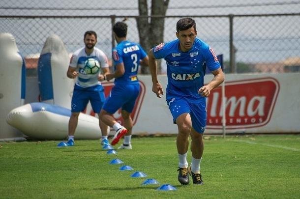 Jogadores da Raposa se reapresentaram na manh desta segunda-feira e comearam a preparao para enfrentar o Coritiba, nesta quarta-feira, no Couto Pereira, pelo Brasileiro