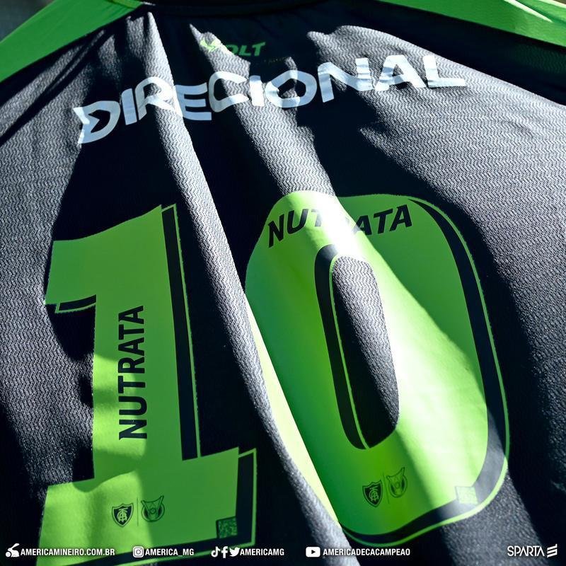 Amrica lana uniforme 3 preto em referncia  luta contra o racismo