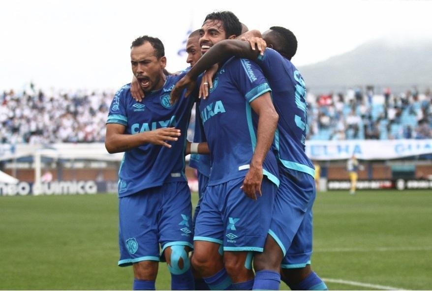 Imagens do empate entre Ava e Atltico, na Ressacada