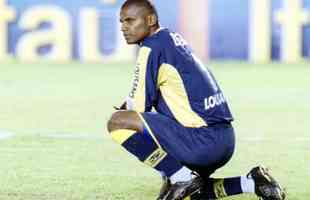 Jfferson foi revelado no Cruzeiro e acabou lanado por Felipo como titular em 2000, j que Andr Doring tinha se lesionado no joelho. Ficou no clube at 2002 e fez 70 partidas. O goleiro marcou poca posteriormente no Botafogo.