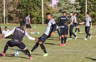 Jogadores treinaram em Chapec para duelo deste domingo contra a Chape