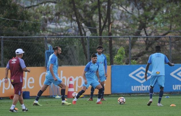 Fotos da reapresentao do Cruzeiro nesta segunda-feira, na Toca da Raposa II. Time se prepara para enfrentar o Boca Juniors, quinta-feira  noite, s 21h45, no Mineiro. Jogo valer pelas quartas de final da Copa Libertadores (Leandro Couri/EM D.A Press)