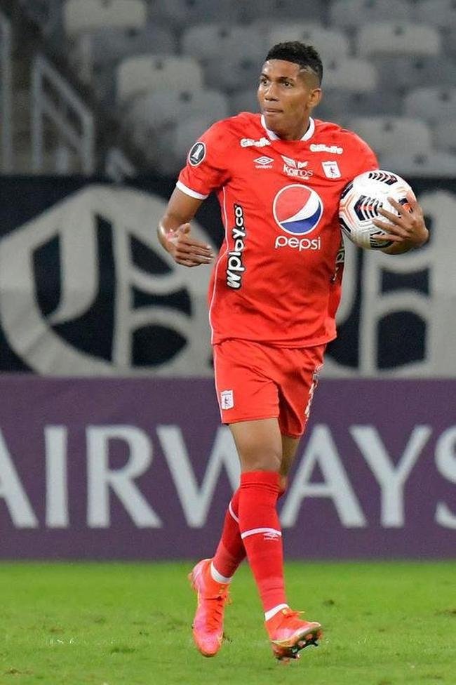 Umbro, da Inglaterra,  a fornecedora do Amrica de Cli, da Colmbia