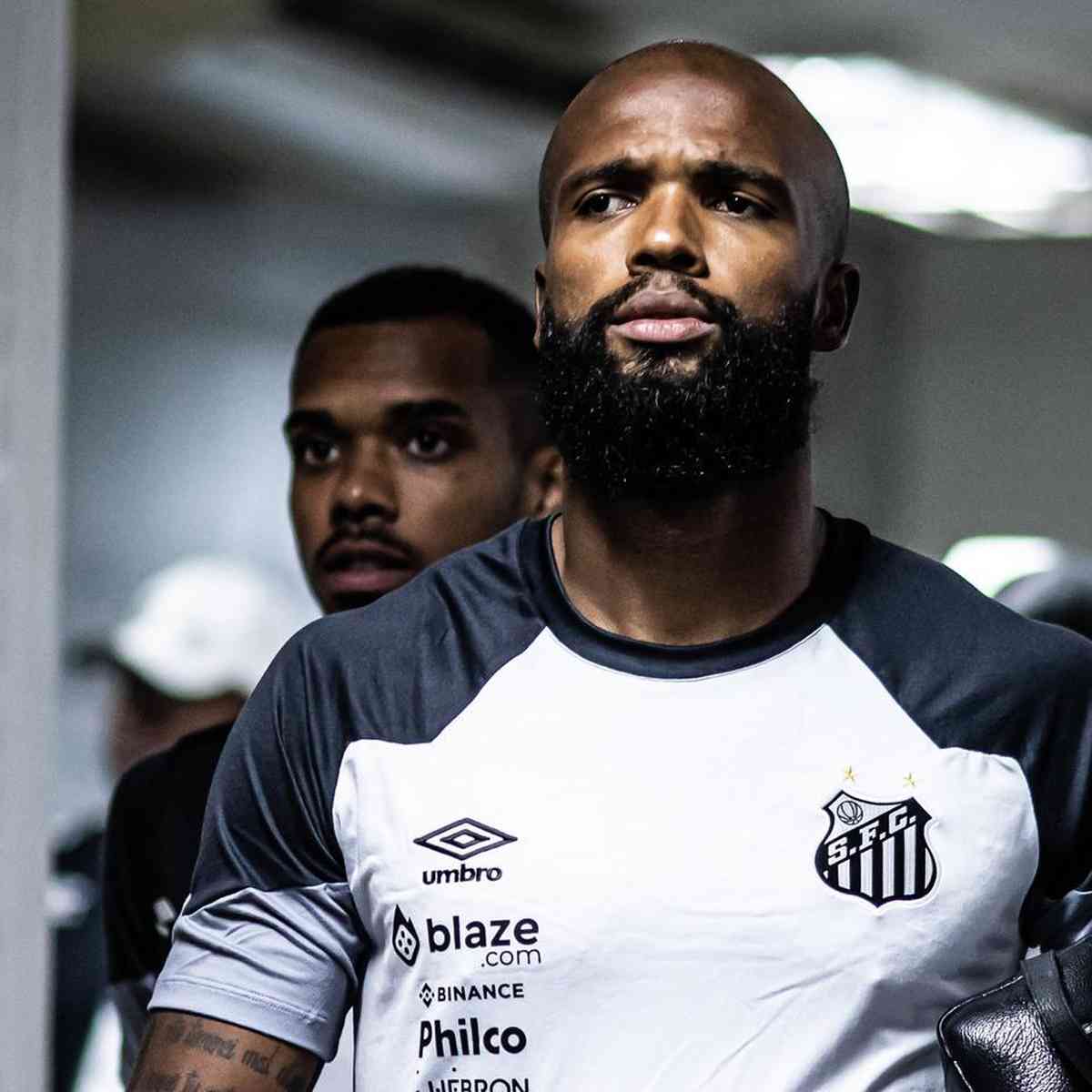 Santos cobra Conmebol após jogadores sofrerem ataques racistas no