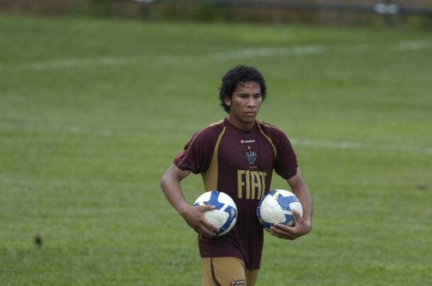 Contratado do Criciúma em 2008, o atacante Jael, de 20 anos, fez 15 partidas pelo Atlético e marcou apenas dois gols. Não permaneceu na temporada seguinte, quando acertou com o Cruzeiro.