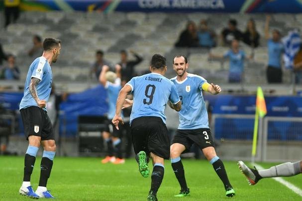 Fotos de Uruguai x Equador, no Mineiro