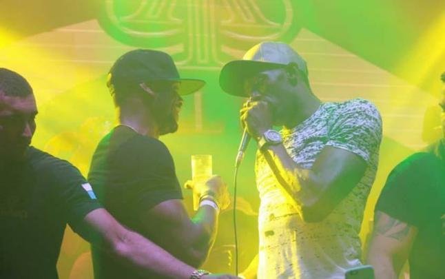 Usain Bolt comemora 30 anos de vida na balada carioca ao lado de amigos