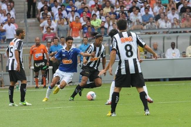 Fotos exclusivas do clssico entre Atltico e Cruzeiro na reabertura do novo Mineiro