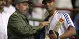 Fidel em maro de 2006 com o jogador de beisebol cubano Yulieski Gourriel em Havana