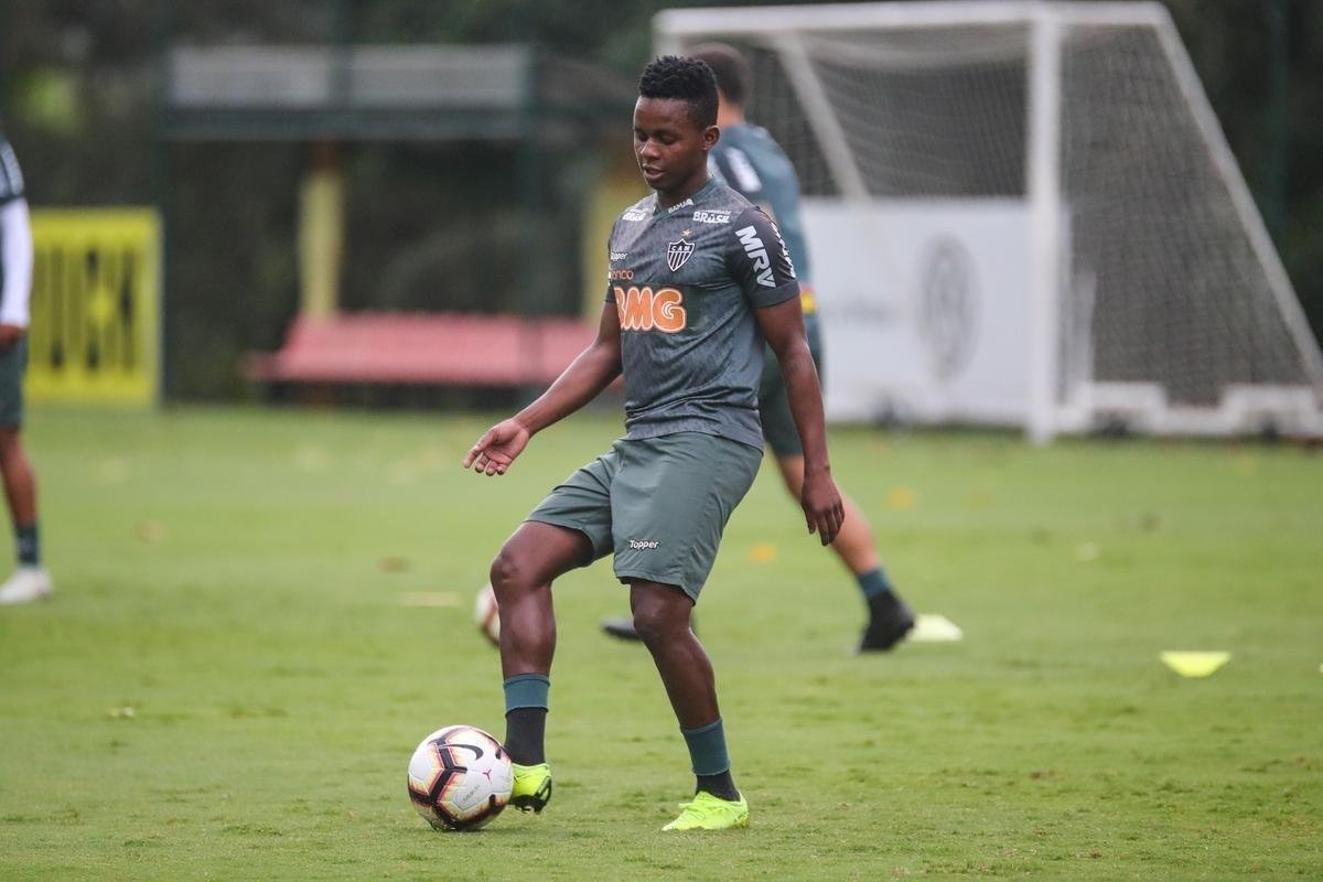 Jogadores do Atltico treinaram nesta tera-feira, vspera do jogo com o Defensor