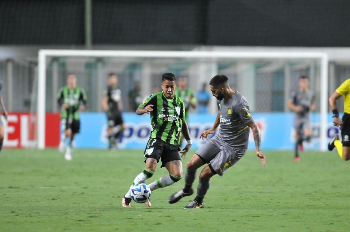 Fotos de Amrica x Pearol pela Sul-Americana, no Independncia