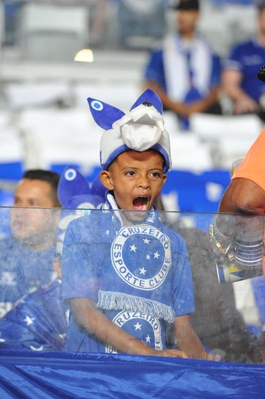 Chegada das torcidas de Cruzeiro e Grmio ao Mineiro para a semifinal da Copa do Brasil