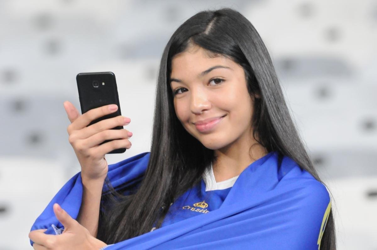 Fotos da torcida cruzeirense, no Mineiro, na partida contra o Internacional pela semifinal da Copa do Brasil