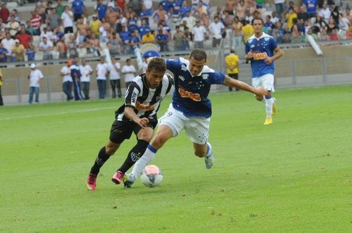 Fotos exclusivas do clssico entre Atltico e Cruzeiro na reabertura do novo Mineiro