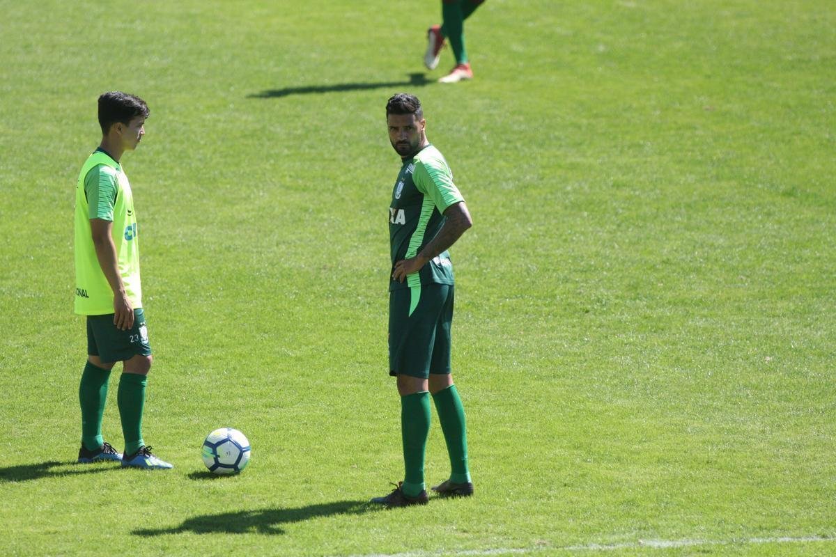 Adilson comandou o primeiro treino no Amrica nesta quarta-feira