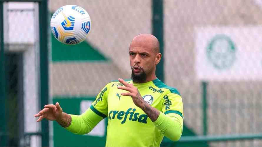 De sada do Palmeiras, o volante Felipe Melo entrou na mira do Cruzeiro. A contratao do volante, que tambm est na mira do Fluminense,  um sonho do empresrio Pedro Loureno, principal patrocinador do Cruzeiro.
