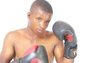 Zimunya era da categoria supergalo (até 55 kg) e desmaiou após o nocaute, permanecendo desacordado por algum tempo antes de ser socorrido