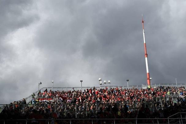 Arrascaeta iniciou o jogo como titular da Celeste, ao lado de Surez e Cavani. Pelo lado egpcio, a estrla Mohamed Salah comeou o jogo no banco de reservas
