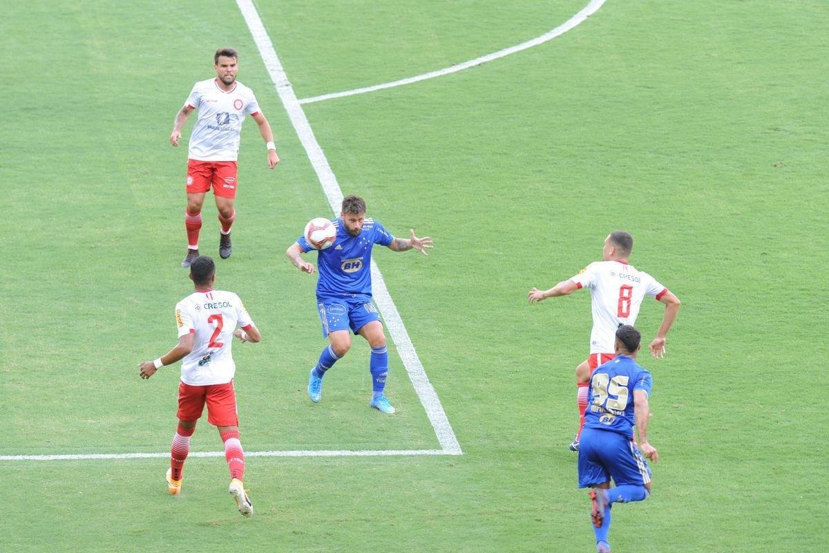 Fotos do empate por 0 a 0 entre Cruzeiro e Tombense, no Mineiro, em Belo Horizonte, pela sexta rodada do Campeonato Mineiro de 2021. Goleiro cruzeirense Fbio pegou um pnalti cobrado por Paulinho Dias e evitou o revs.