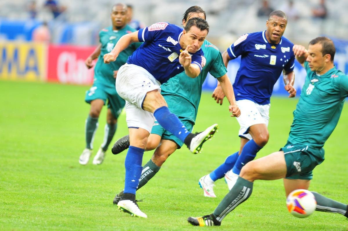 Leandro Damio, do Cruzeiro, foi o artilheiro do Campeonato Mineiro de 2015 com 9 gols