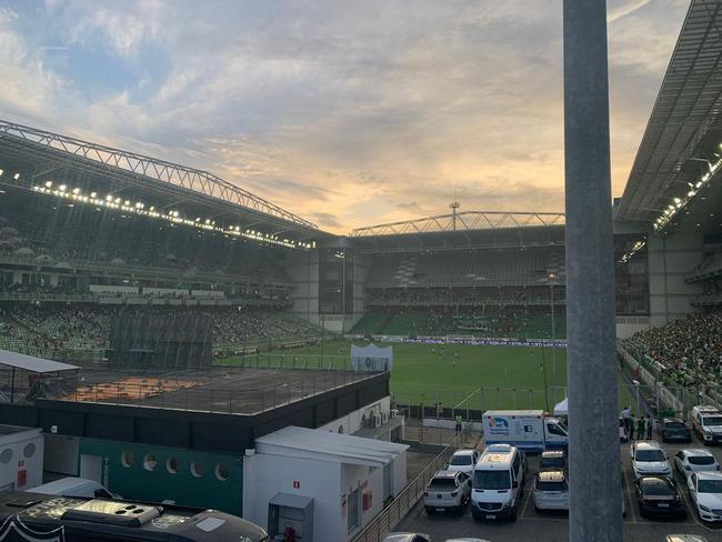 Familiares e amigos acompanham final do Mineiro na casa de dona Myrza Guimarães, torcedora do Atlético vizinha do estádio Independência