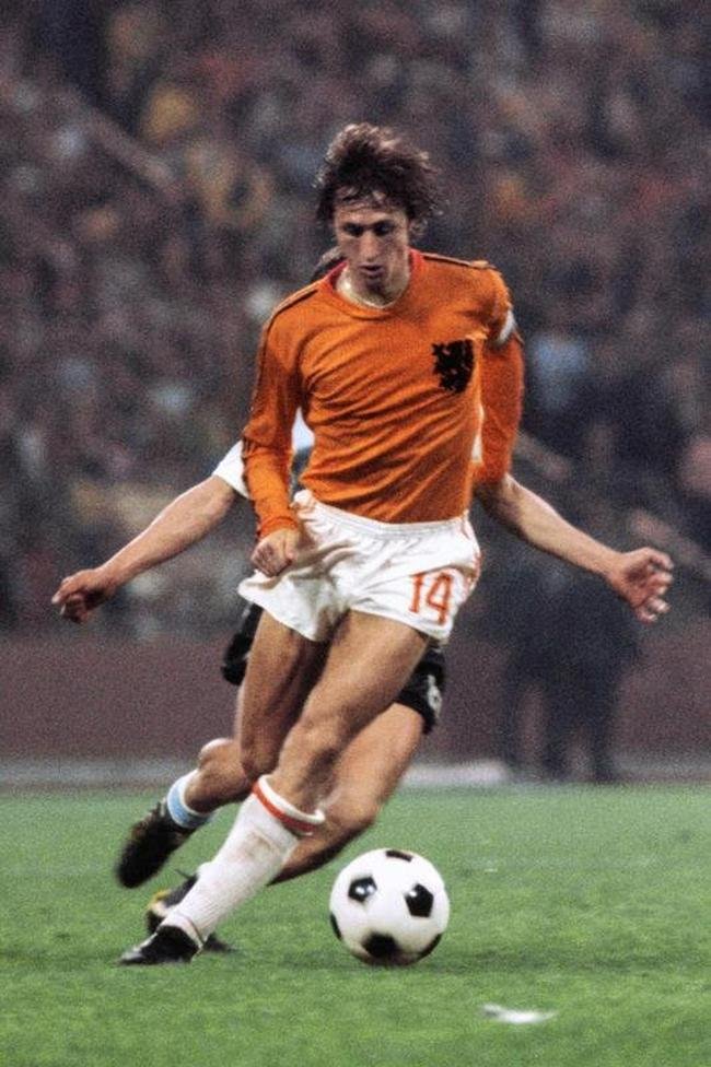 A lenda holandesa Johan Cruyff fecha o Top 5