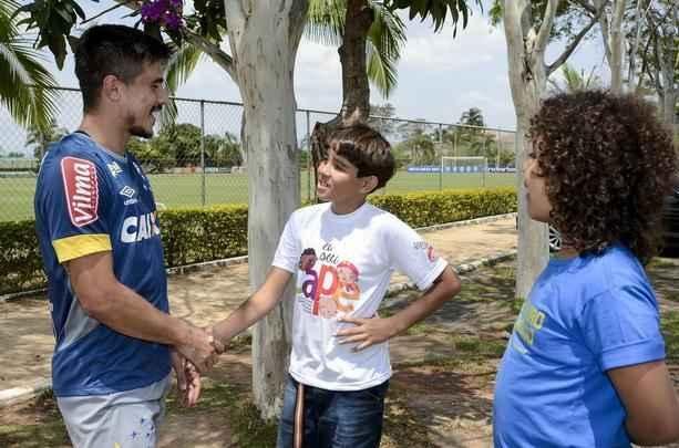 A Casa de Acolhida Padre Eustquio (CAPE) e a Associao Unificada de Recuperao e Apoio (AURA) levou crianas e adolescentes que esto em tratamento contra o cncer  Toca da Raposa II