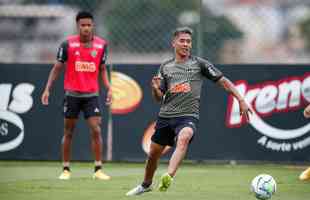 Imagens do primeiro treino de Eduardo Vargas pelo Atltico